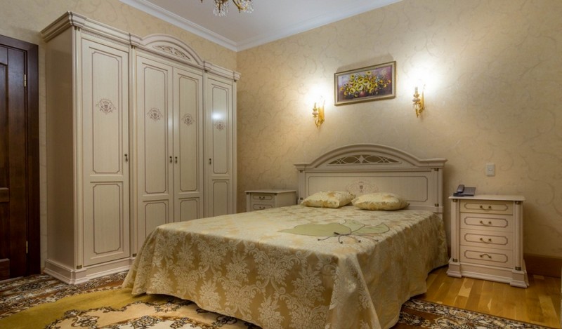 Люкс (3-х комнатный 2-х местный) (11600 рублей в сутки с каждого человека)
